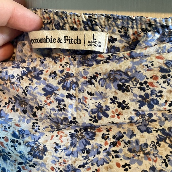 A&F Floral Skort! Size L - Picture 3 of 6